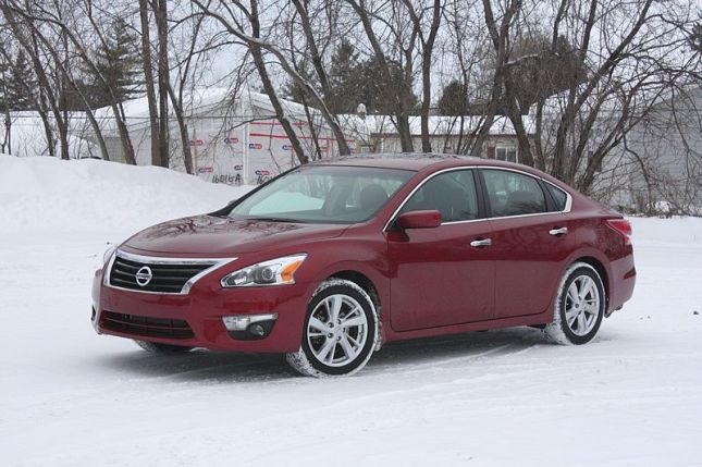 2013-nissan-altima_cc_1001