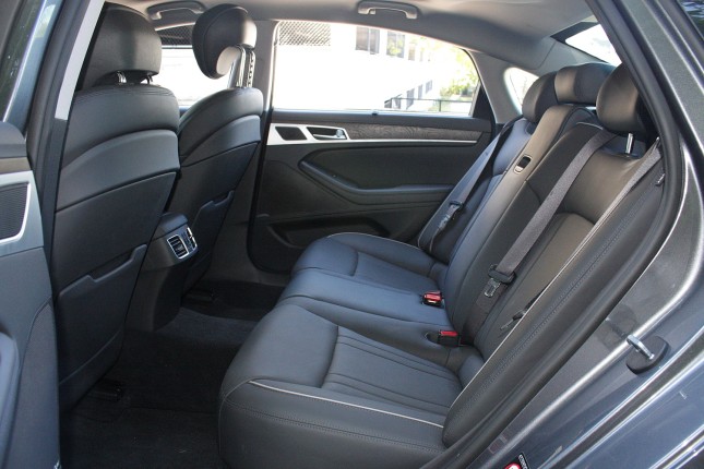 2015 Hyundai Genesis back seat