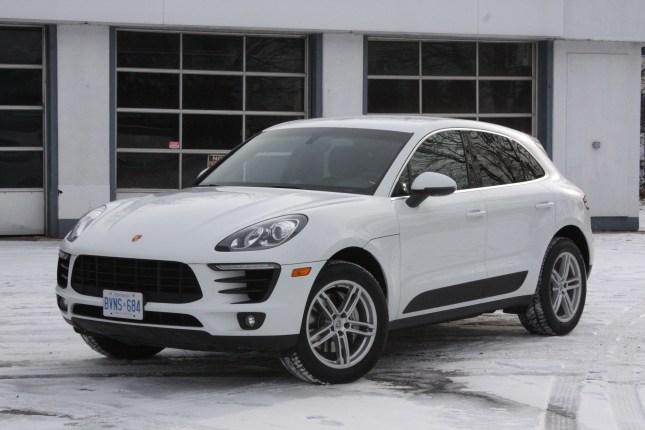 2015-porsche-macan-chase-003